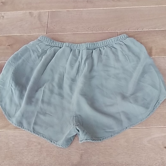 Short - Picture 3 of 3